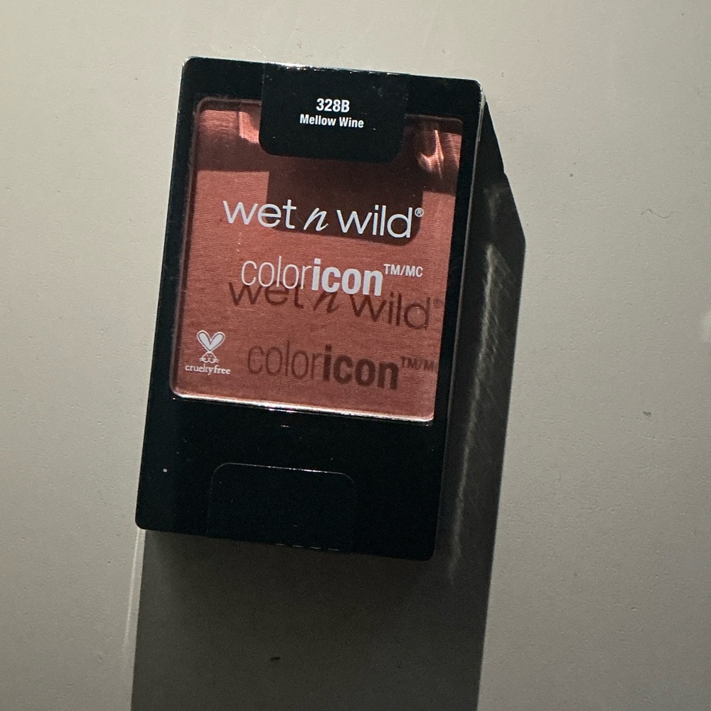 wet n wild Color Icon Blush in Mellow Wine - Warm Berry Shade